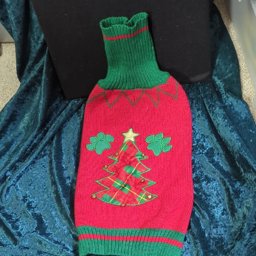 DOG SWEATER Christmas Festive Barking Around The Red/Green With Bells Sz L NWOT